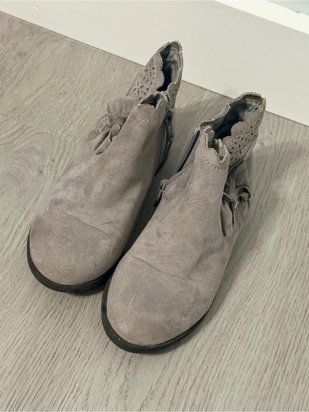 Gray Suede Scalloped Bow Ankle Boots for hirls